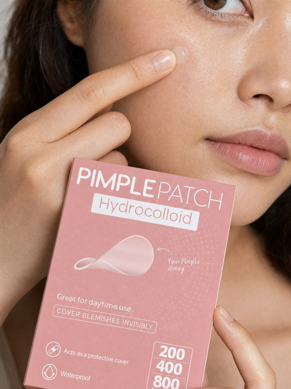 Applying a hydrocolloid pimple patch